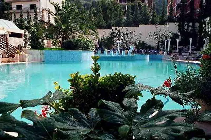 Hotel Butrinti Sarandë 4*,